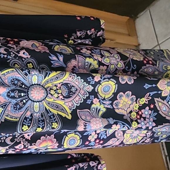 LOFT Shift Dress - Picture 3 of 6